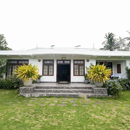 Man Mountain Villa Matale Eksteriør bilde