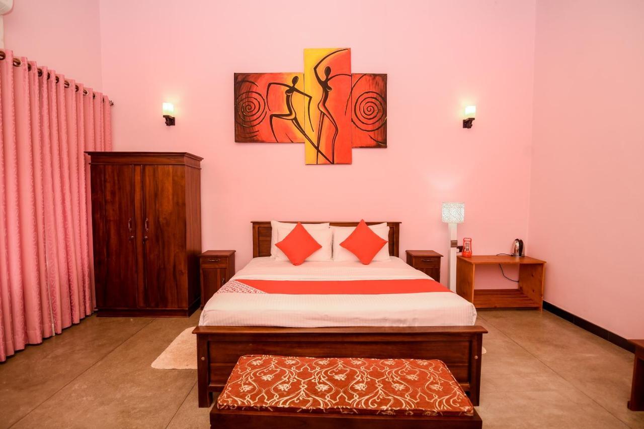 Man Mountain Villa Matale Eksteriør bilde